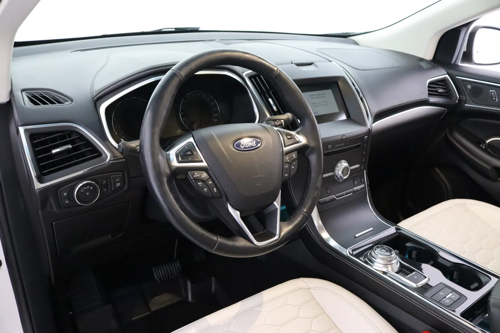 FORD Edge XVU-313 carousel image