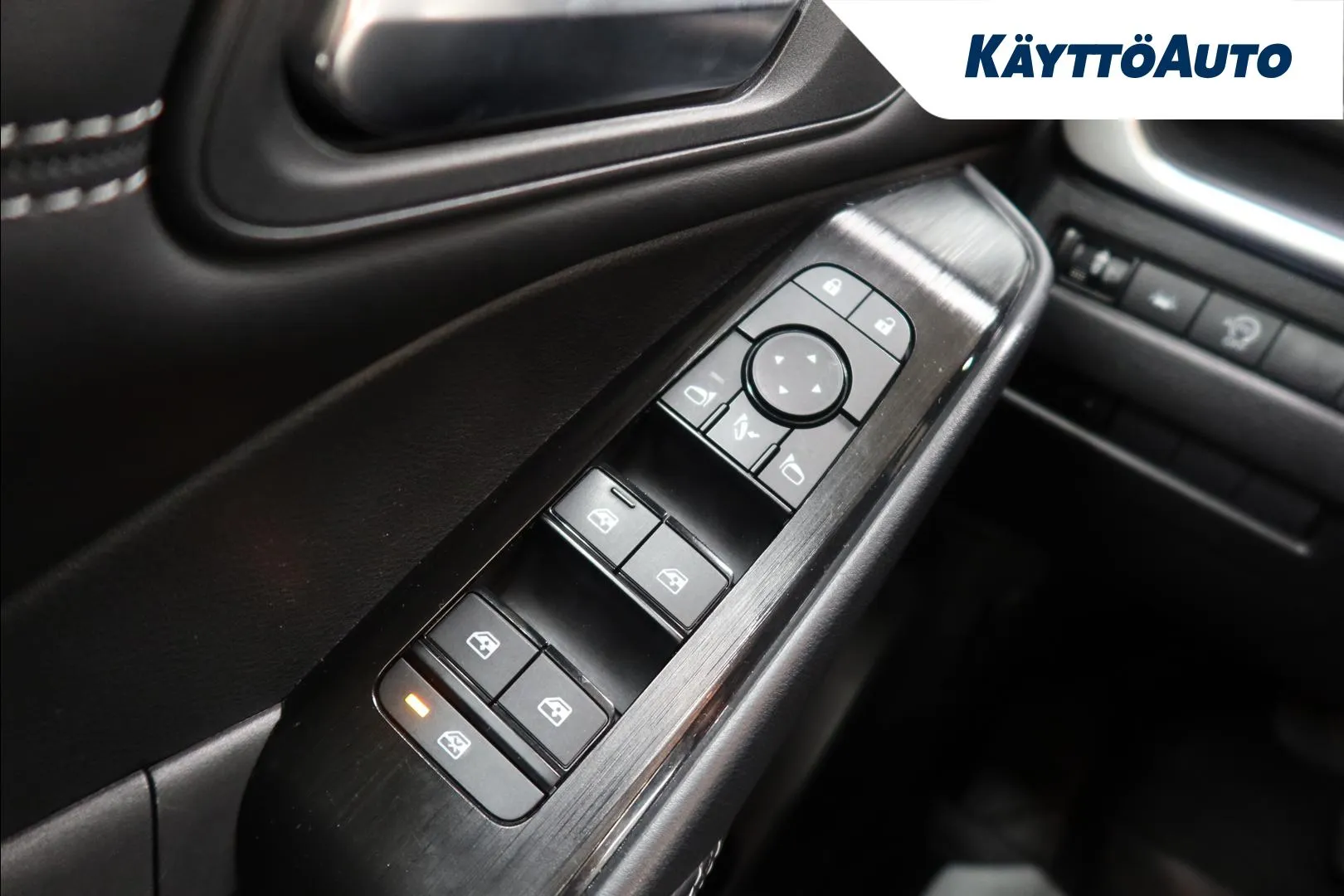 Nissan Qashqai NNR-828 carousel image