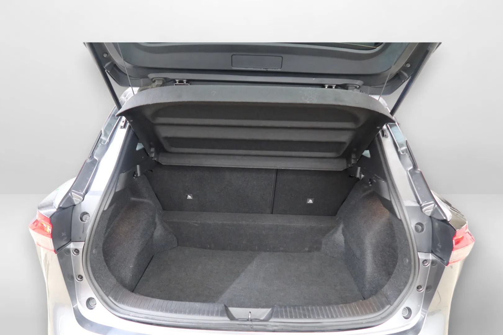 Nissan Qashqai NNR-828 carousel image