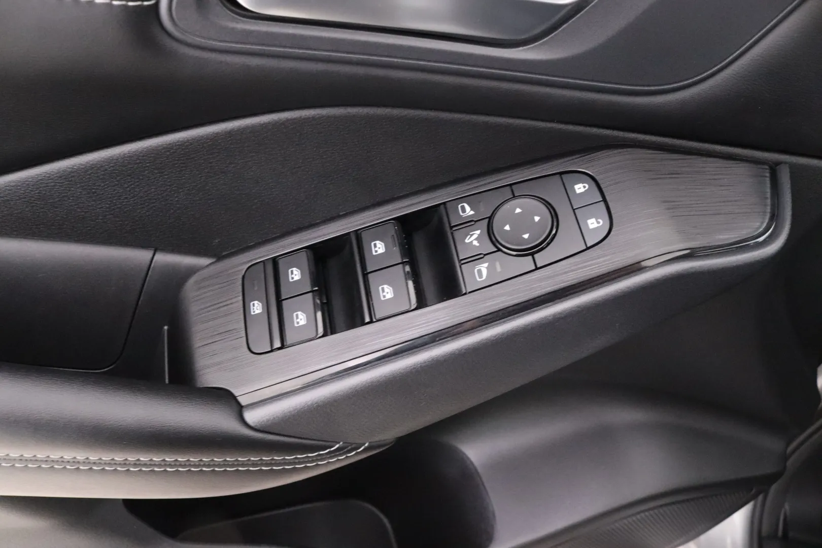 NISSAN Qashqai XSS-517 carousel image