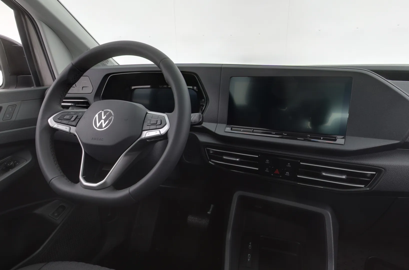 Volkswagen Caddy Maxi LTN-557 carousel image