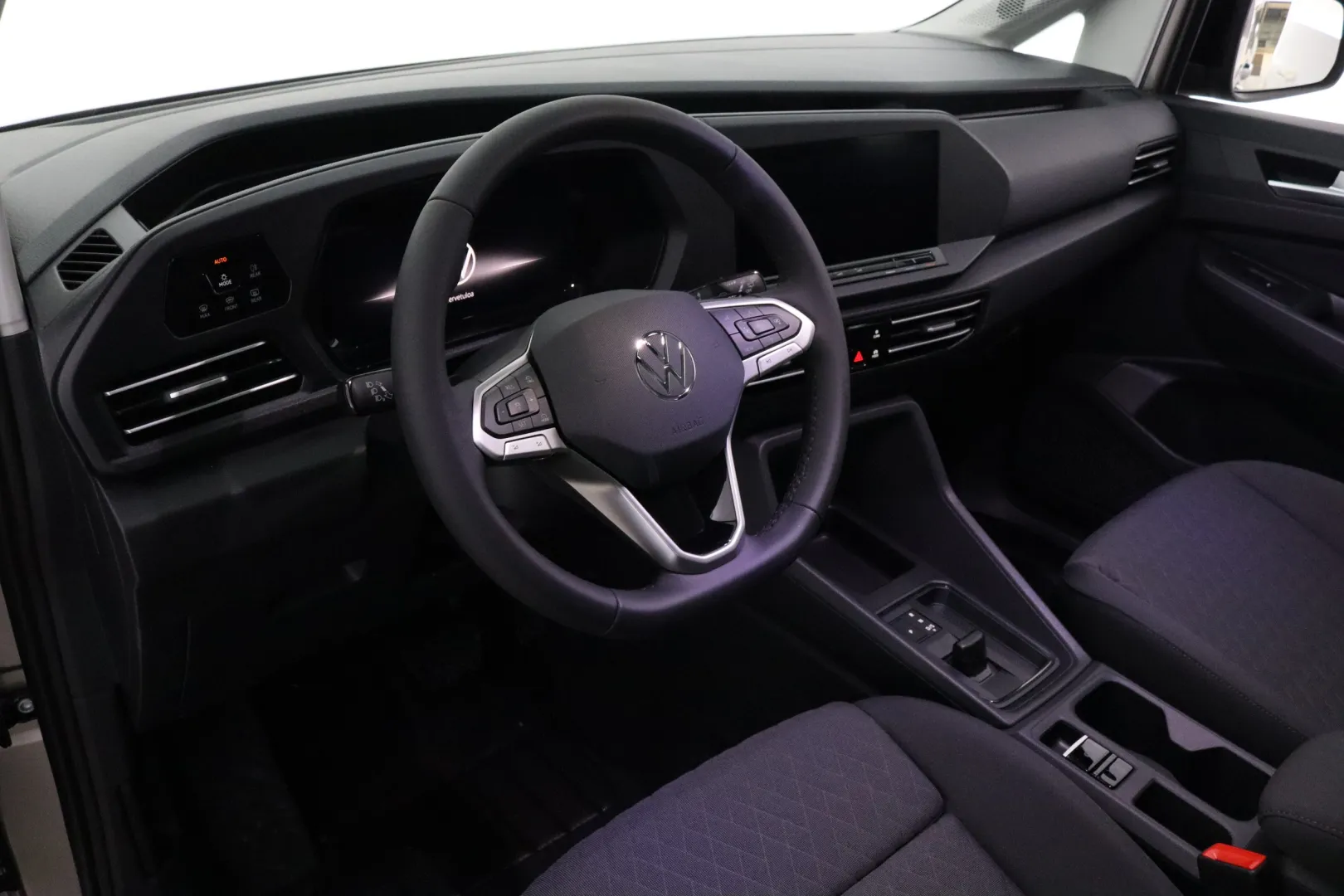 Volkswagen Caddy Maxi LTN-557 carousel image