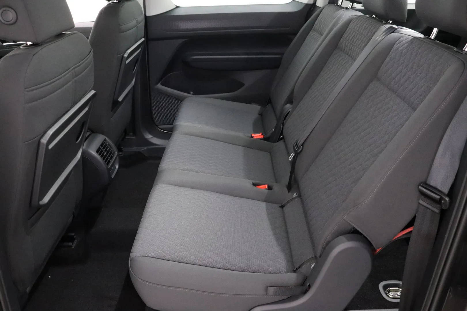 Volkswagen Caddy Maxi LTN-557 carousel image