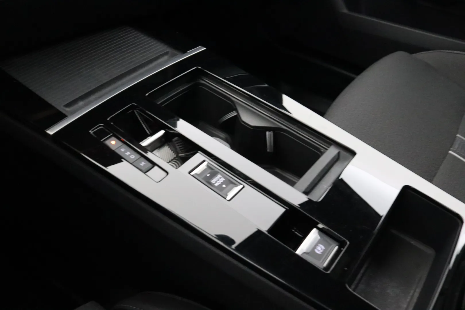 OPEL Astra CRJ-758 carousel image