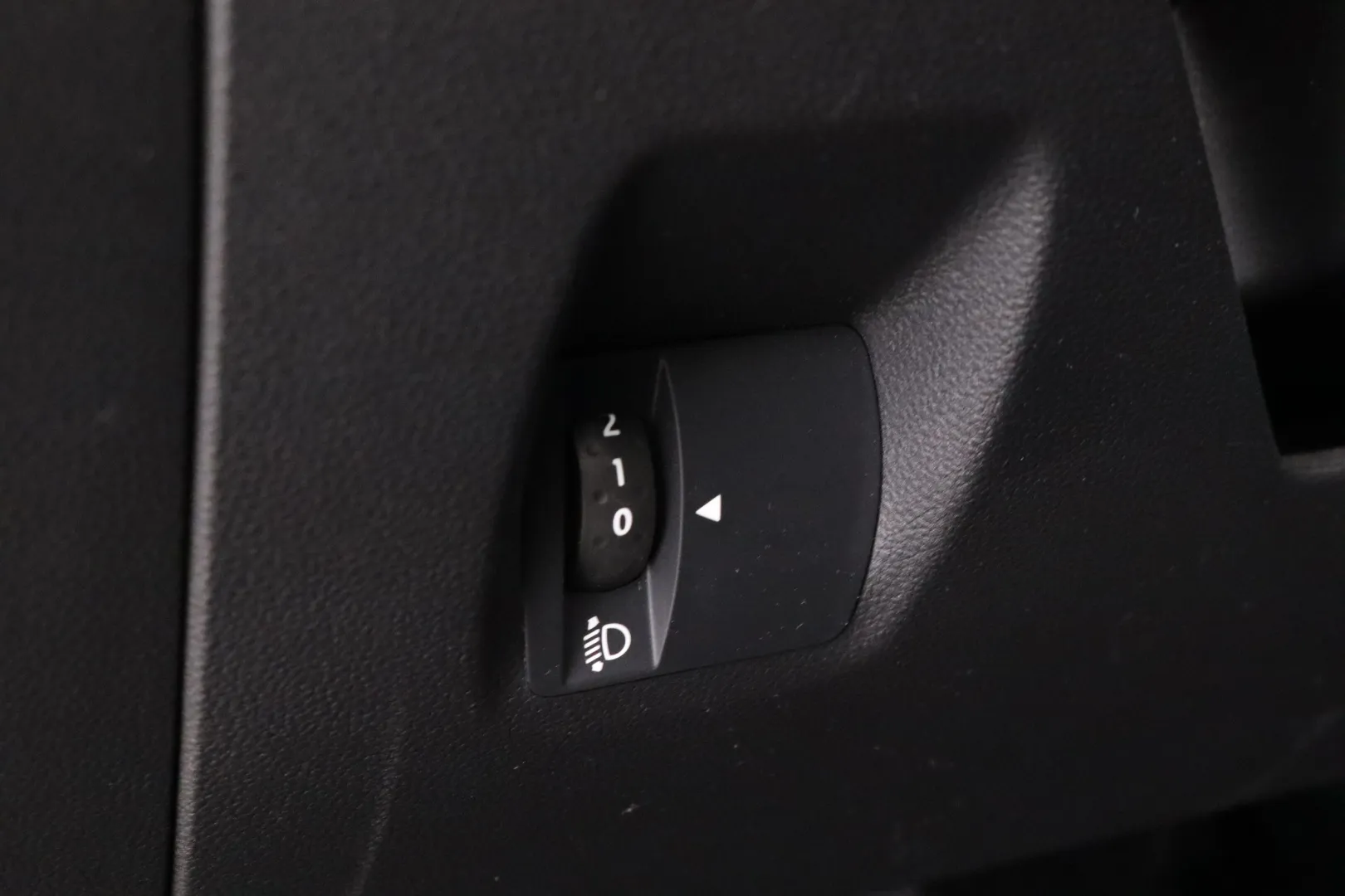 DACIA Duster FRJ-322 carousel image