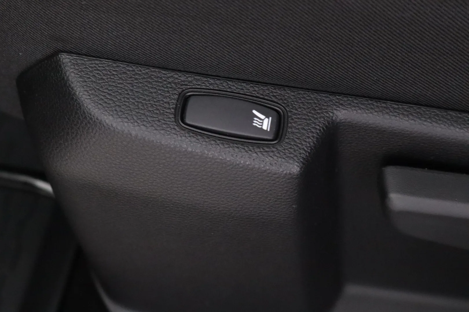 DACIA Duster FRJ-322 carousel image