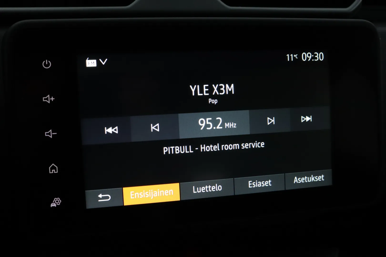 DACIA Duster FRJ-322 carousel image