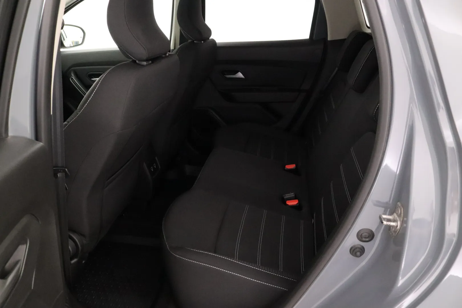 DACIA Duster FRJ-322 carousel image