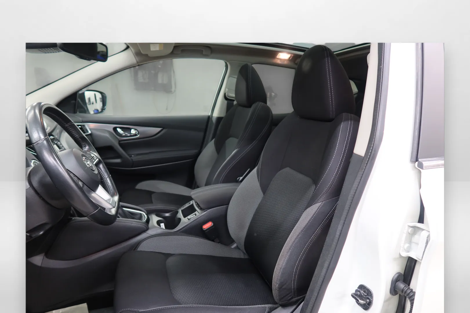 Nissan Qashqai BVK-512 carousel image