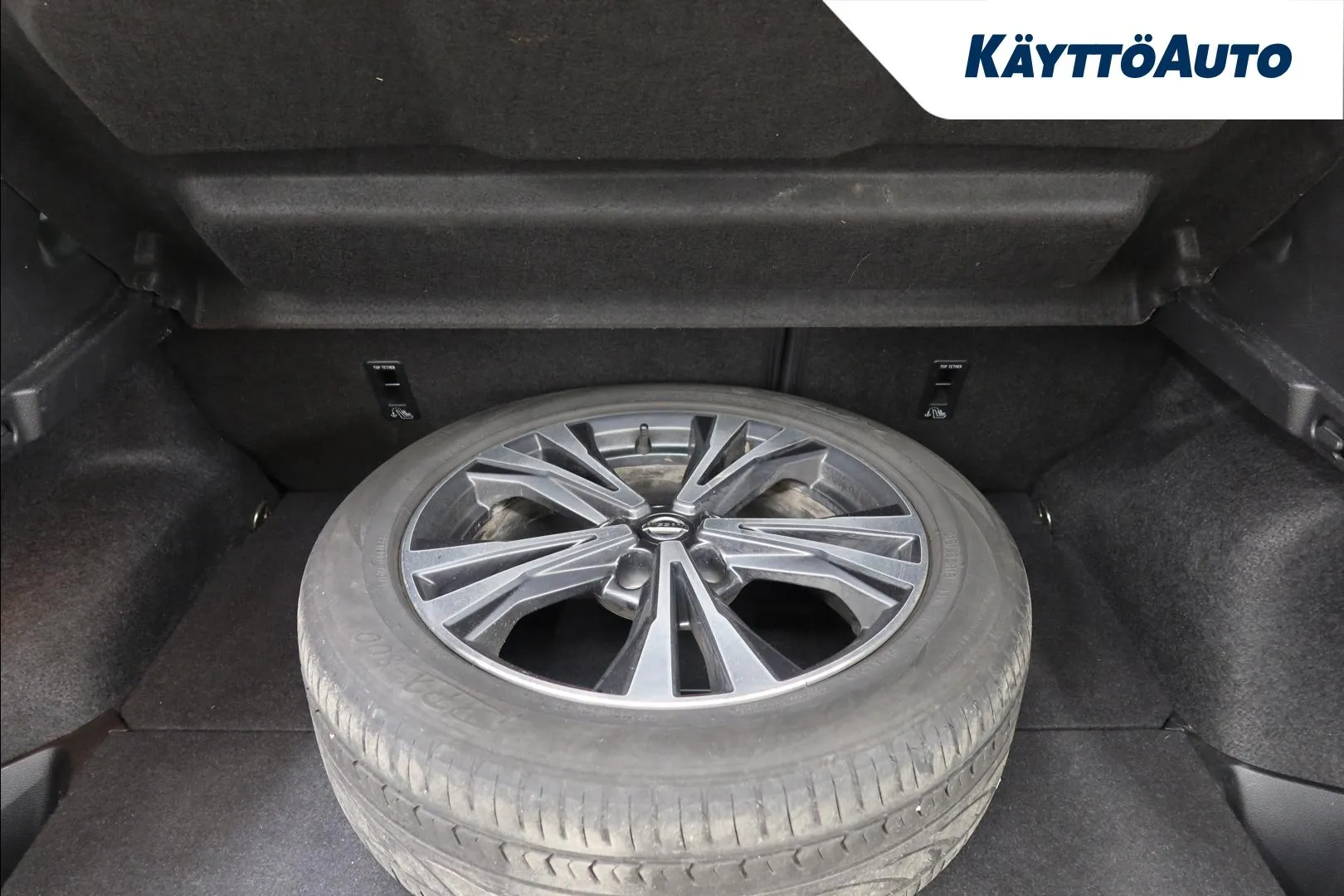 Nissan Qashqai BVK-512 carousel image