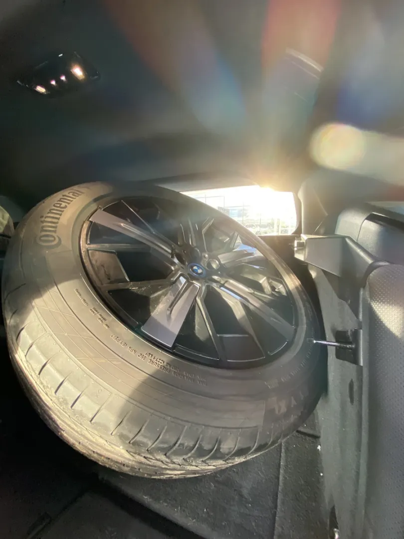 BMW iX ZOS-926 carousel image