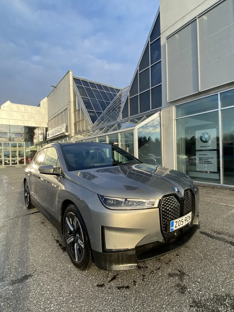 BMW iX ZOS-926 carousel image