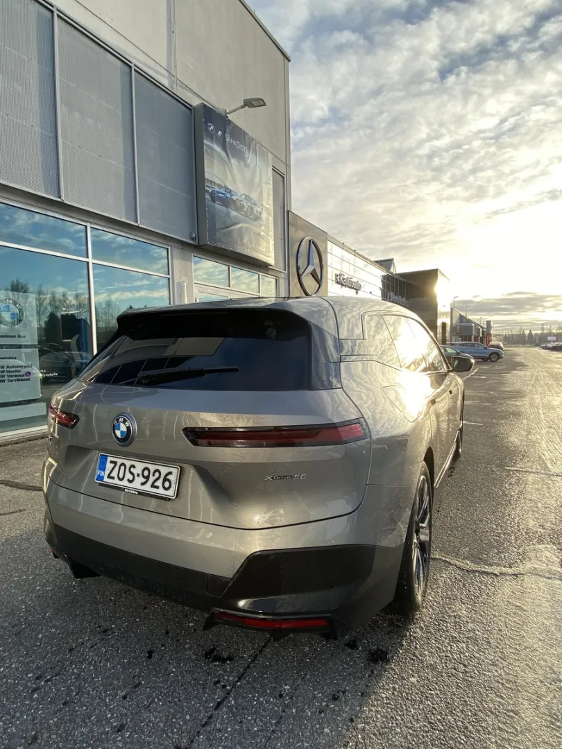 BMW iX ZOS-926 carousel image