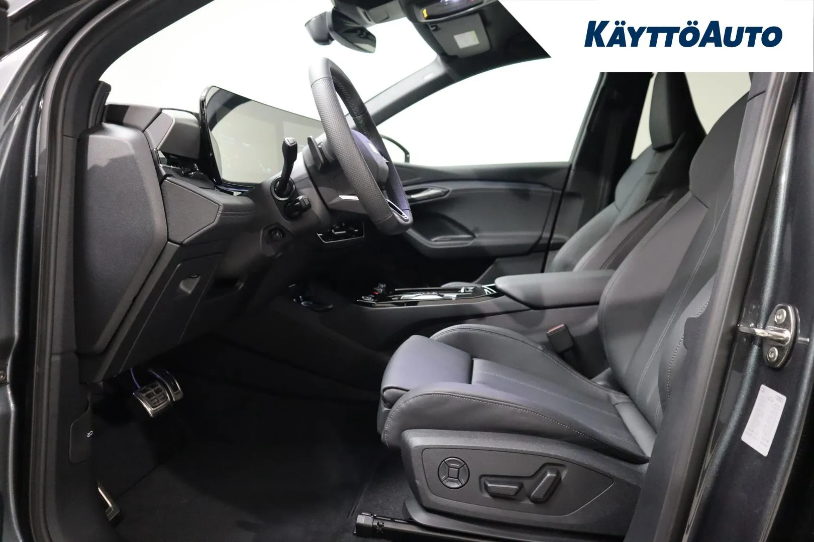 Audi Q6 e-tron LTL-561 carousel image