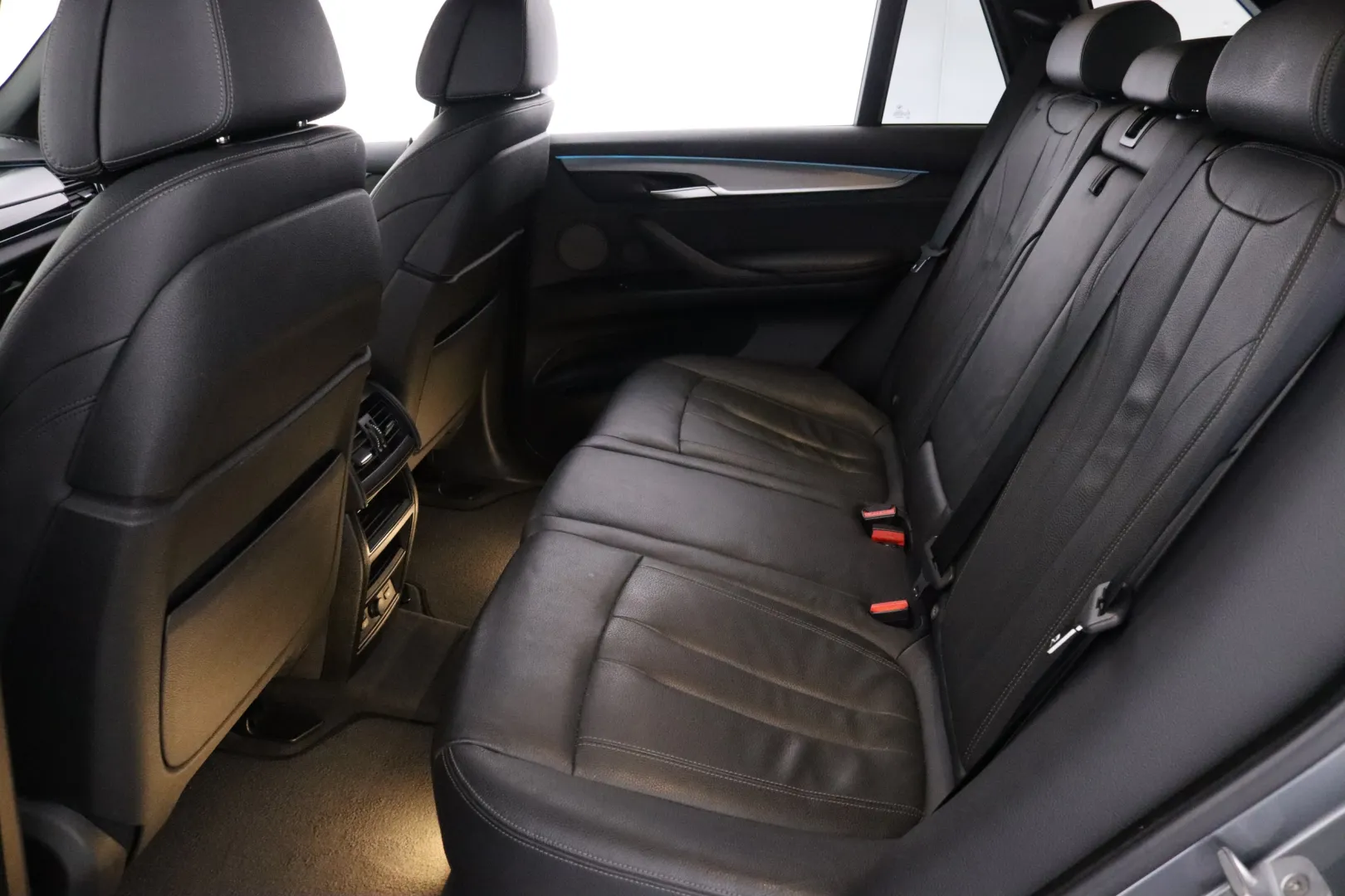 BMW X5 CNG-813 carousel image