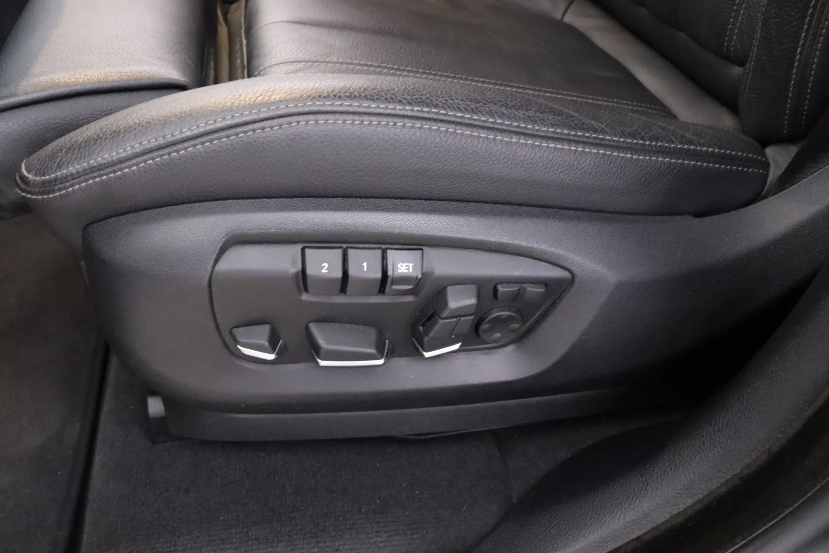 BMW X5 CNG-813 carousel image