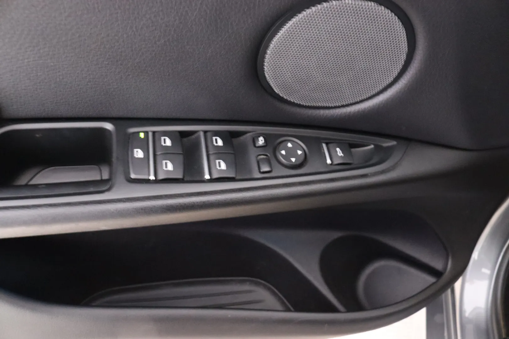 BMW X5 CNG-813 carousel image