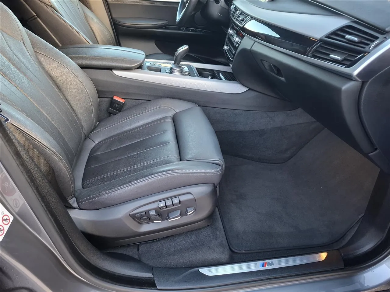 BMW X5 CNG-813 carousel image