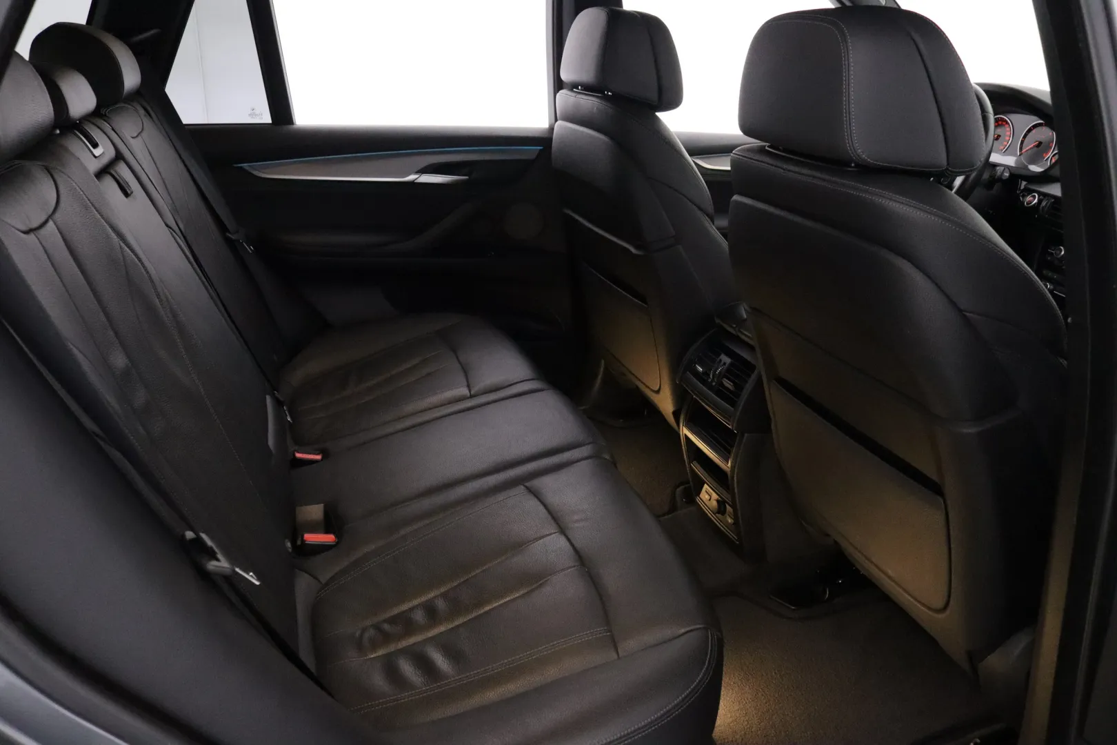 BMW X5 CNG-813 carousel image