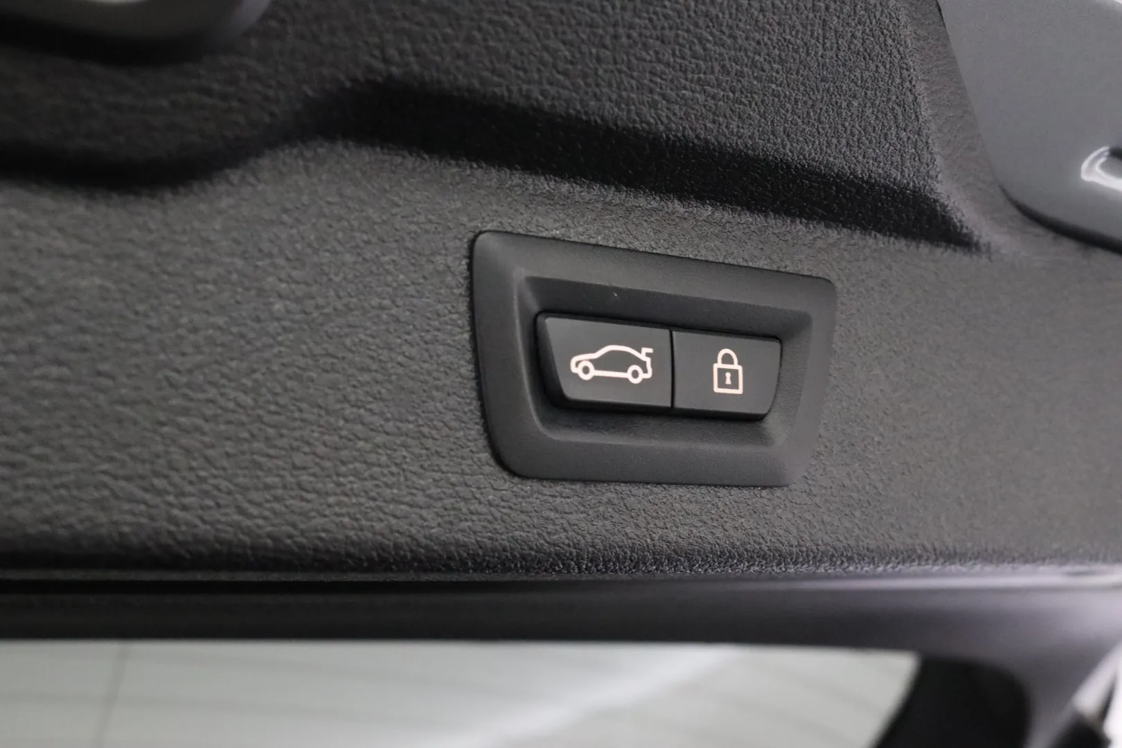 BMW X5 CNG-813 carousel image