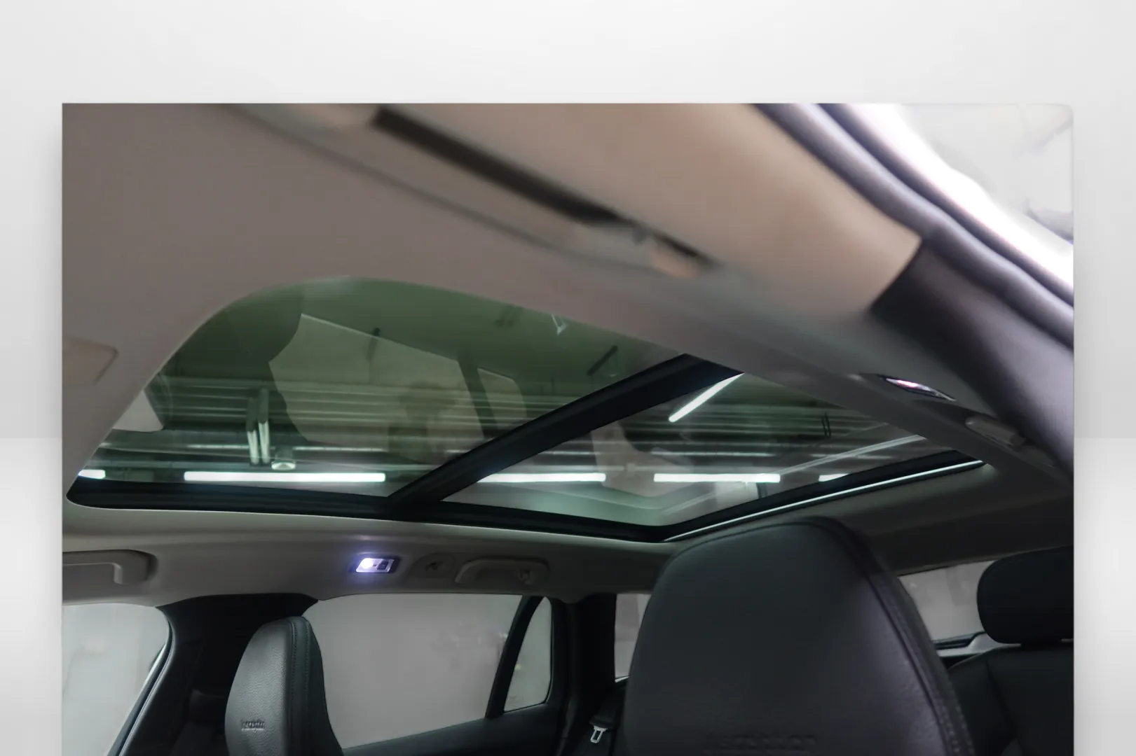 VOLVO V60 CMS-580 carousel image