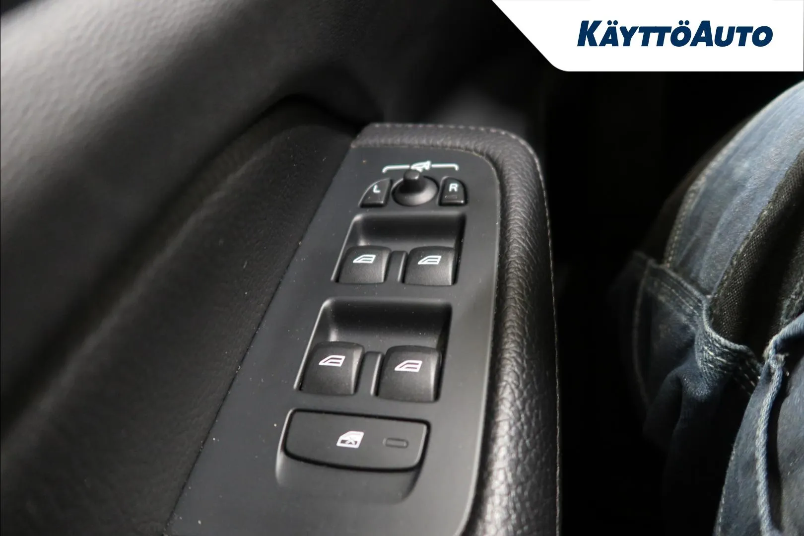 VOLVO V60 CMS-580 carousel image