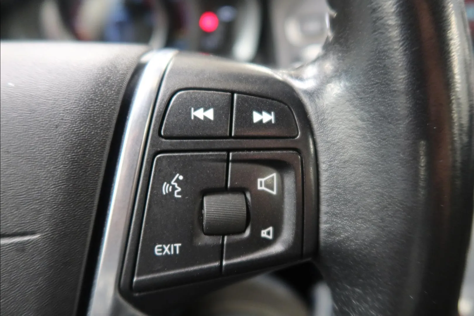 Volvo XC60 FNZ-493 carousel image