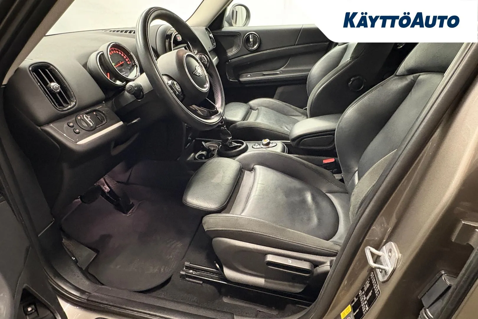 MINI Countryman VZY-167 carousel image