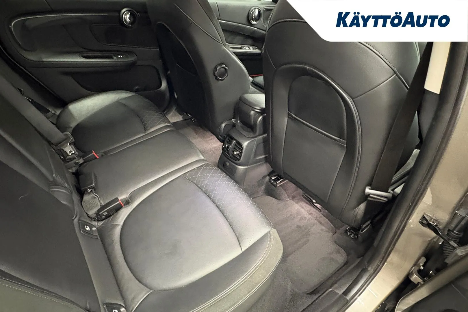 MINI Countryman VZY-167 carousel image