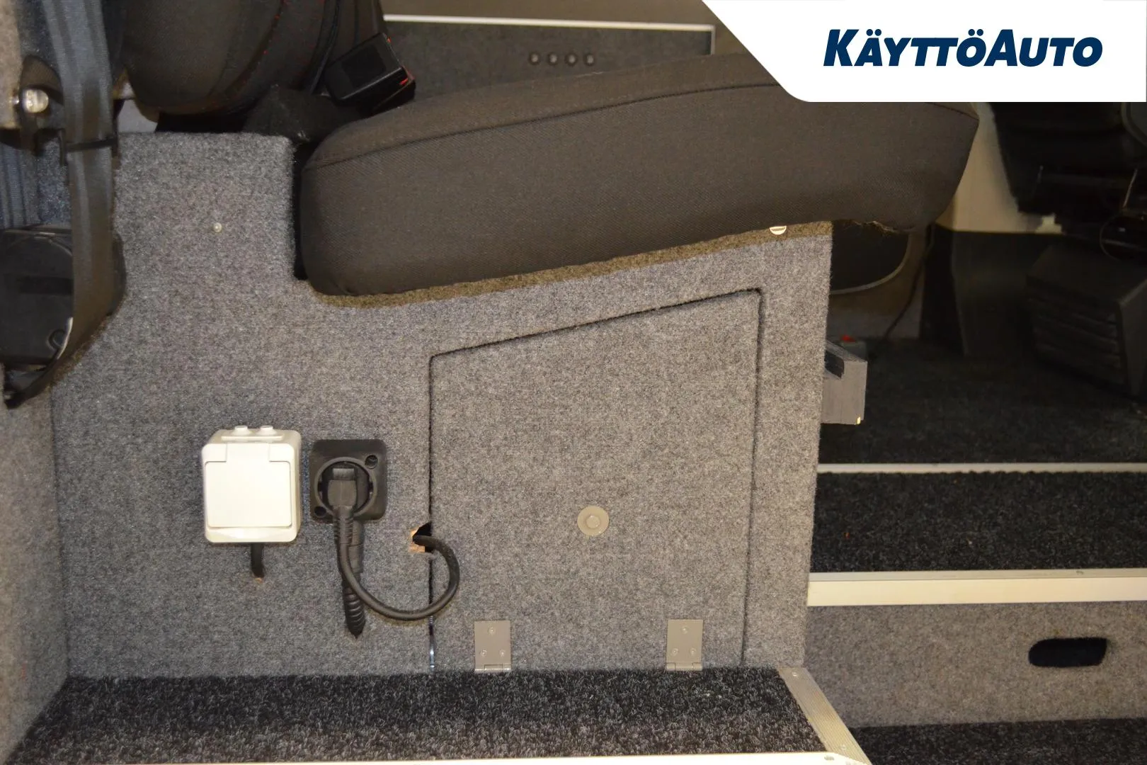 PEUGEOT BOXER ZLS-984 carousel image