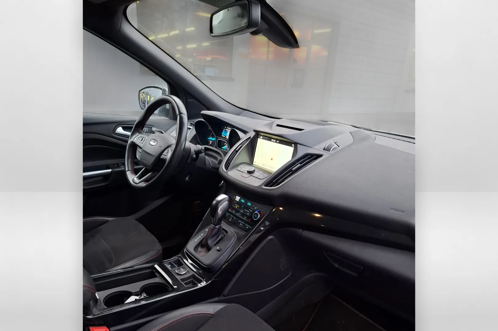 FORD Kuga SMU-639 carousel image