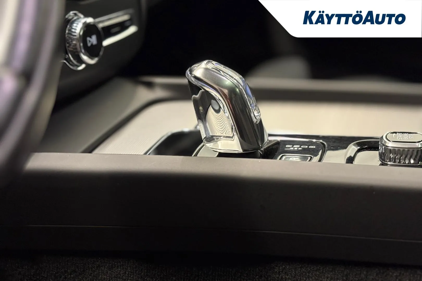 VOLVO XC60 IOP-248 carousel image