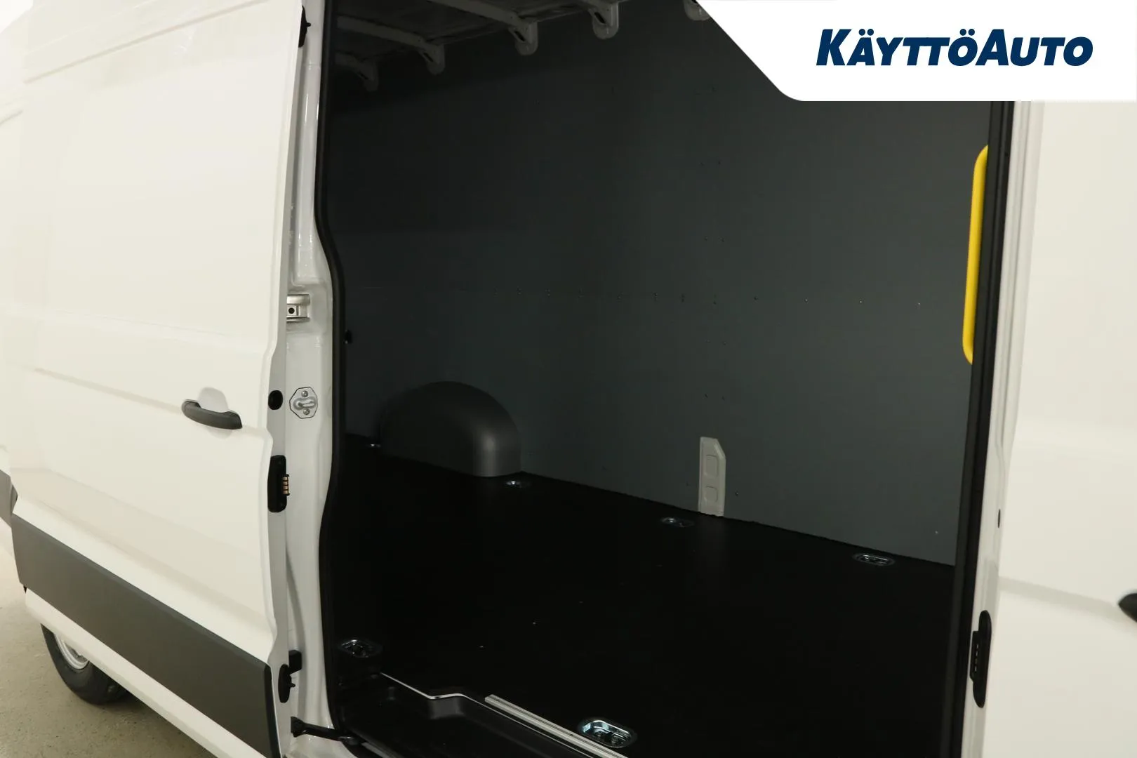 Volkswagen Crafter KXM-846 carousel image