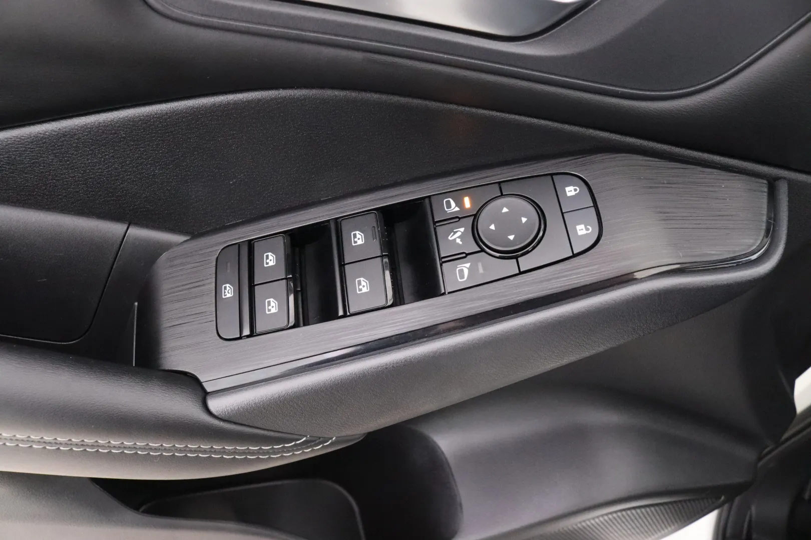 NISSAN Qashqai XSS-506 carousel image