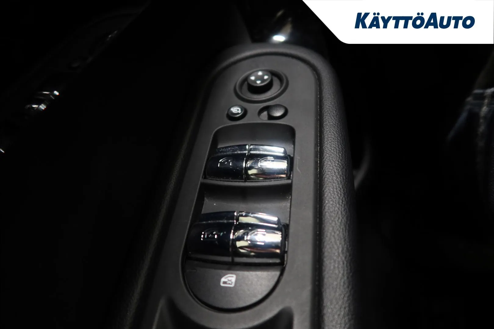 Mini Countryman FRA-537 carousel image