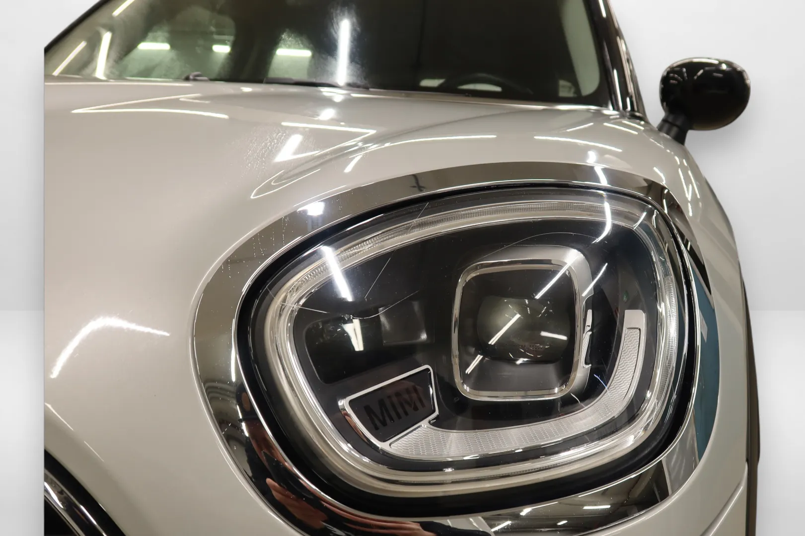 Mini Countryman FRA-537 carousel image