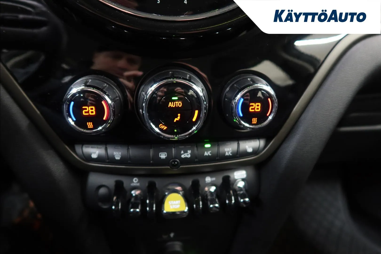 Mini Countryman FRA-537 carousel image