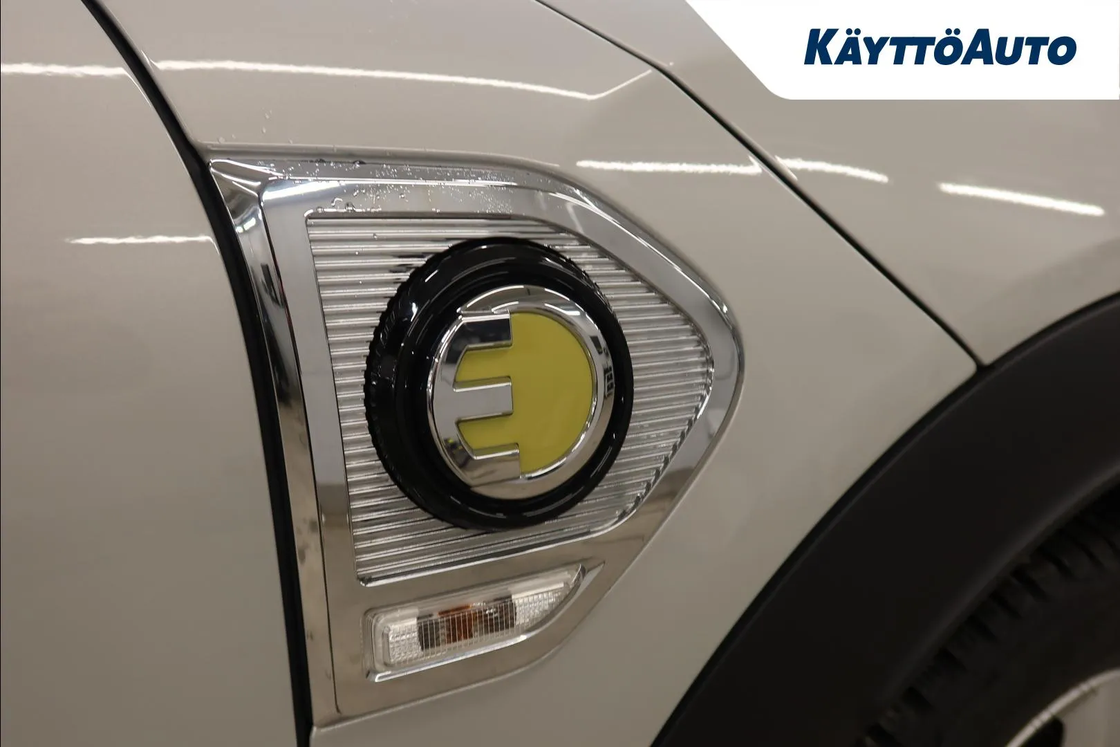 Mini Countryman FRA-537 carousel image