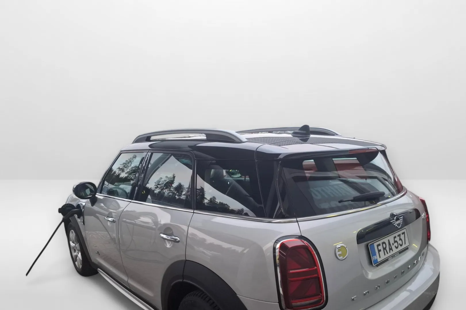 Mini Countryman FRA-537 carousel image