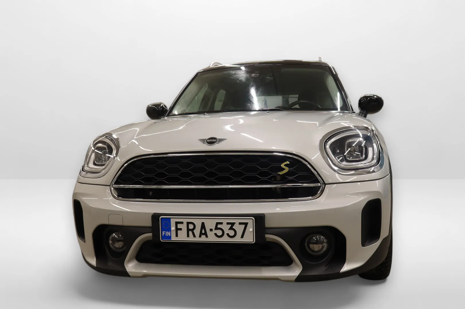Mini Countryman FRA-537 carousel image