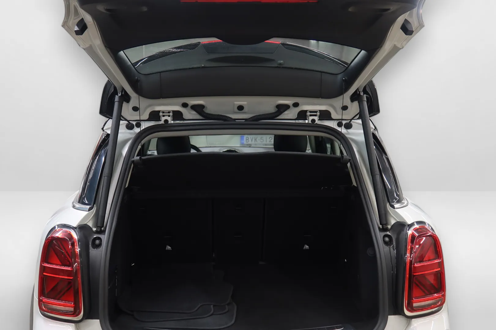 Mini Countryman FRA-537 carousel image