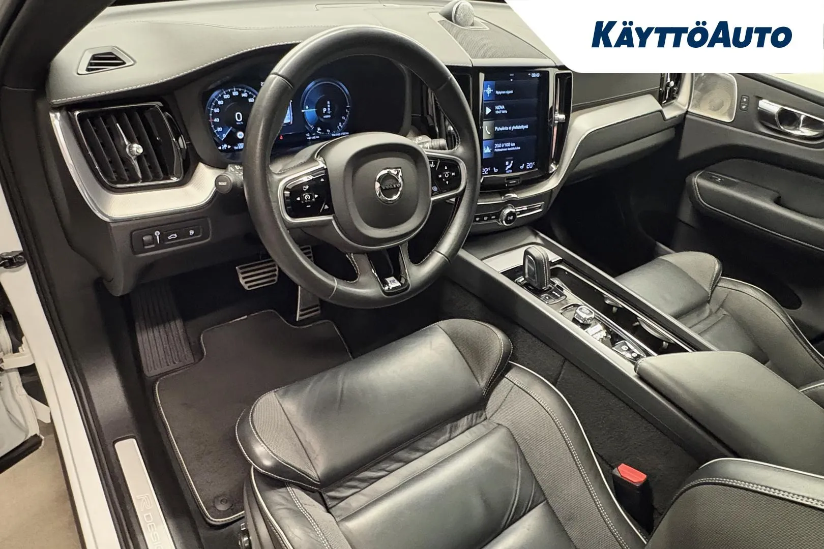 VOLVO XC60 SZM-362 carousel image