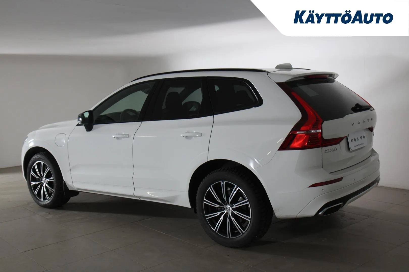 VOLVO XC60 SZM-362 carousel image