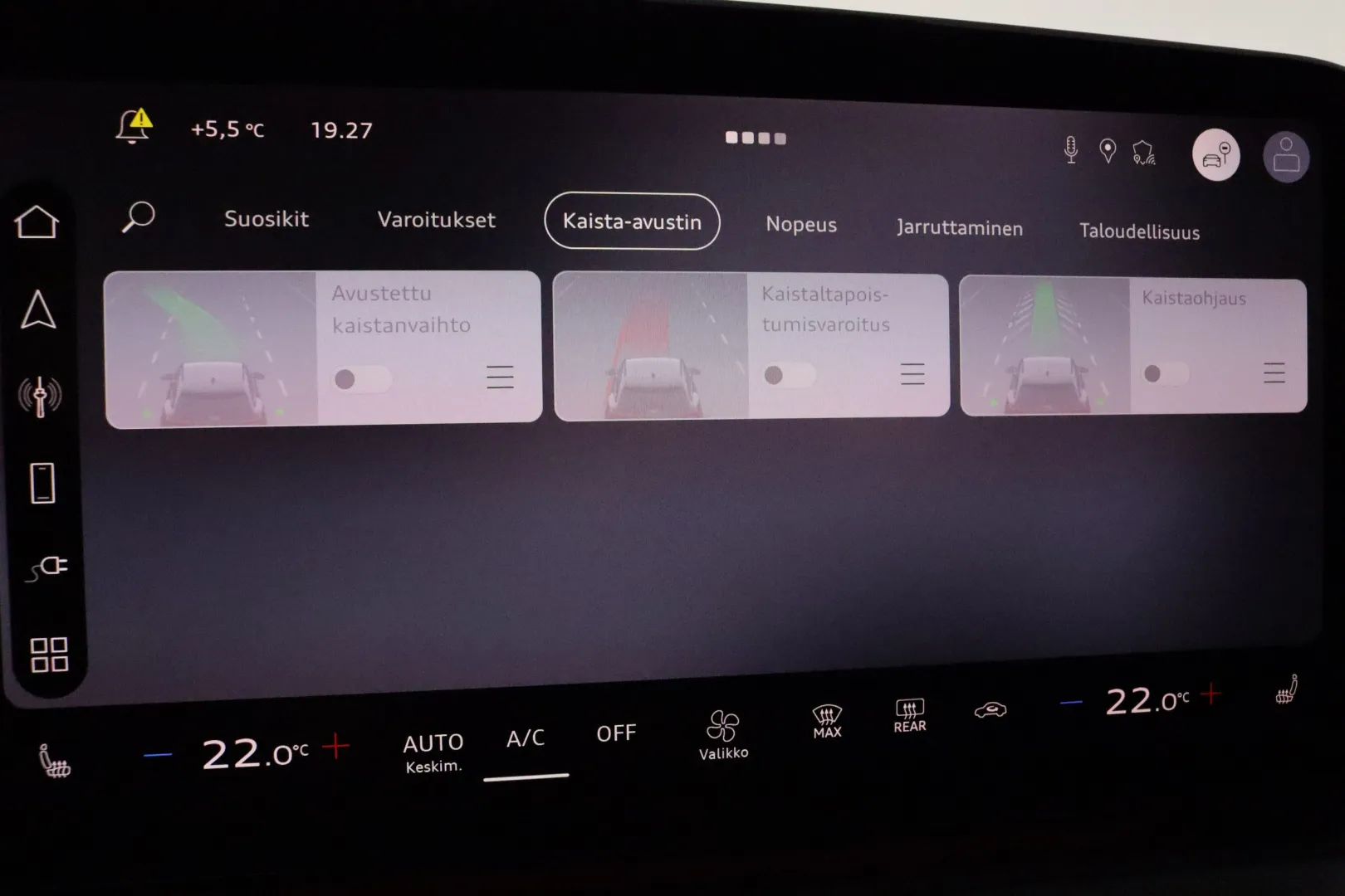 Audi Q3 LTN-261 carousel image