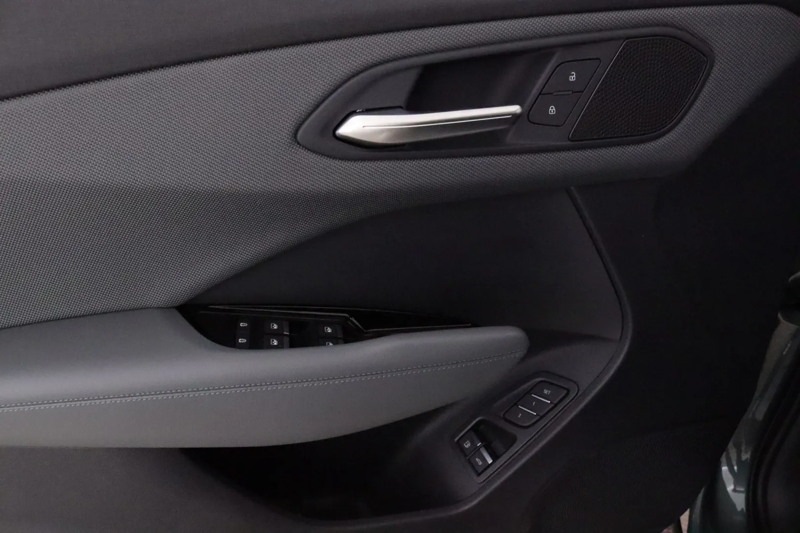 Audi Q3 LTN-261 carousel image