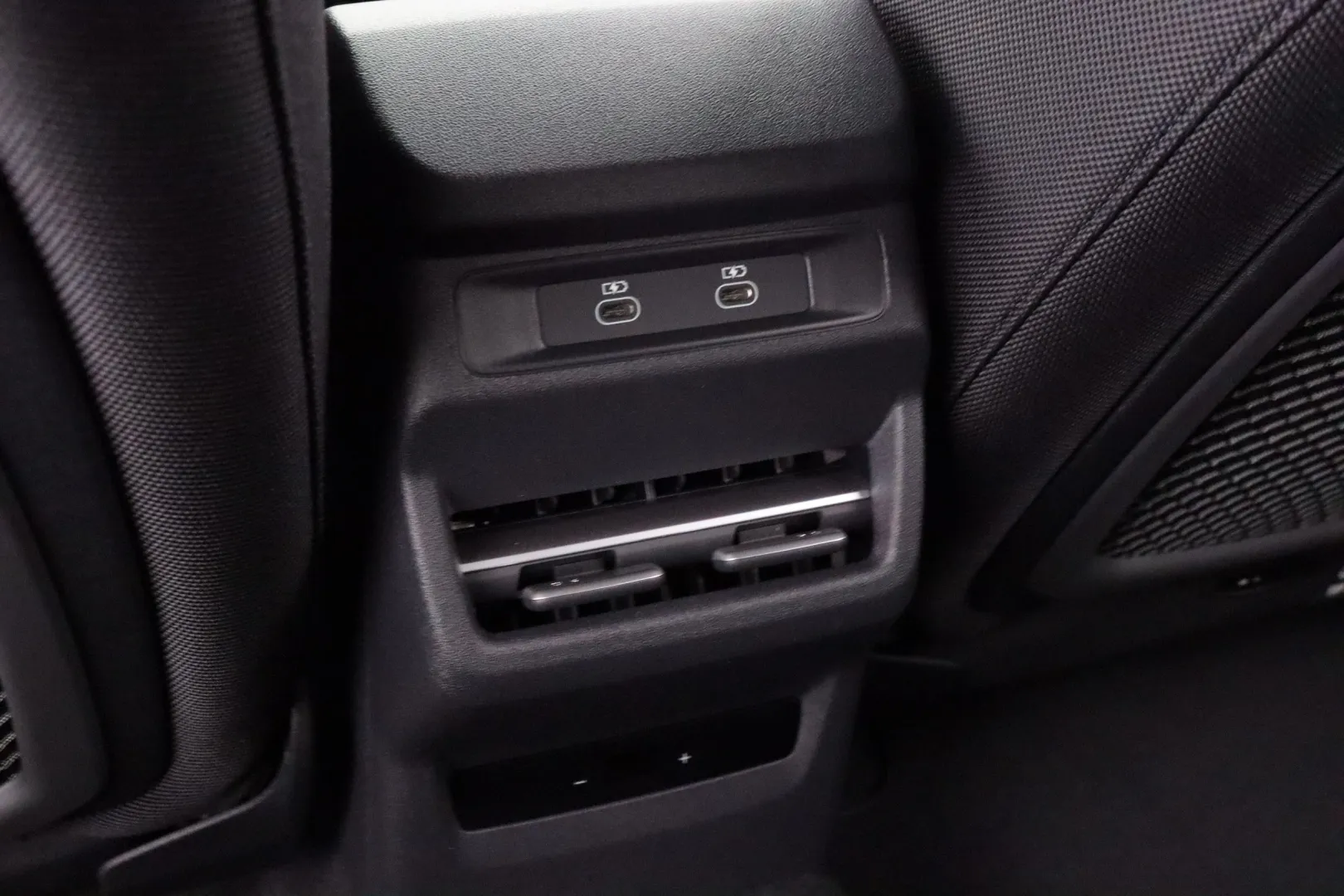 Audi Q3 LTN-261 carousel image