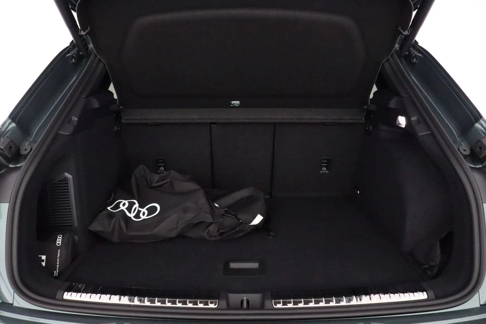 Audi Q3 LTN-261 carousel image