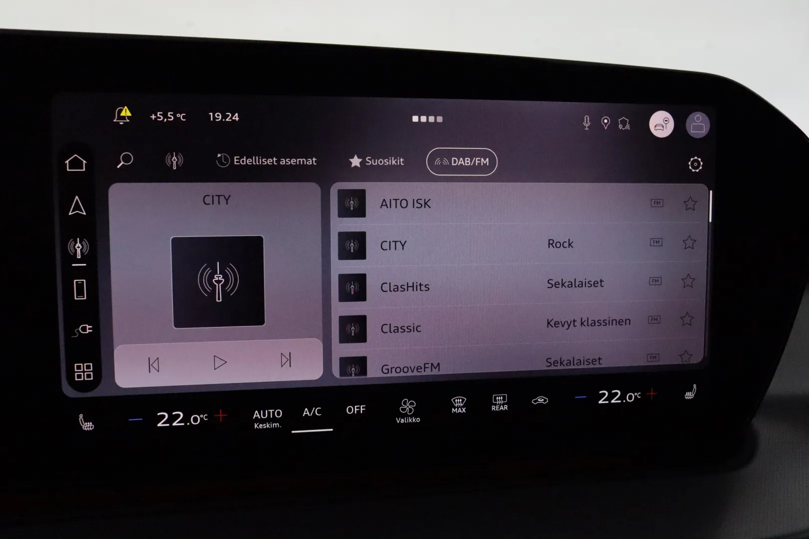 Audi Q3 LTN-261 carousel image