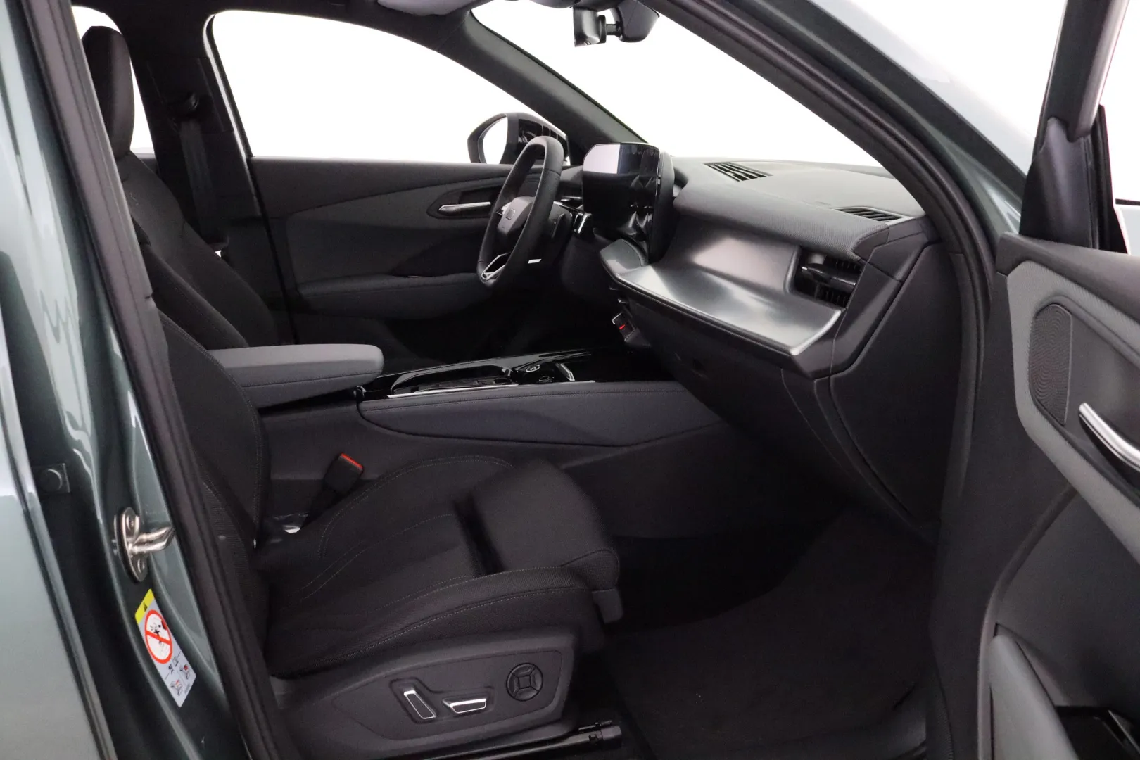 Audi Q3 LTN-261 carousel image