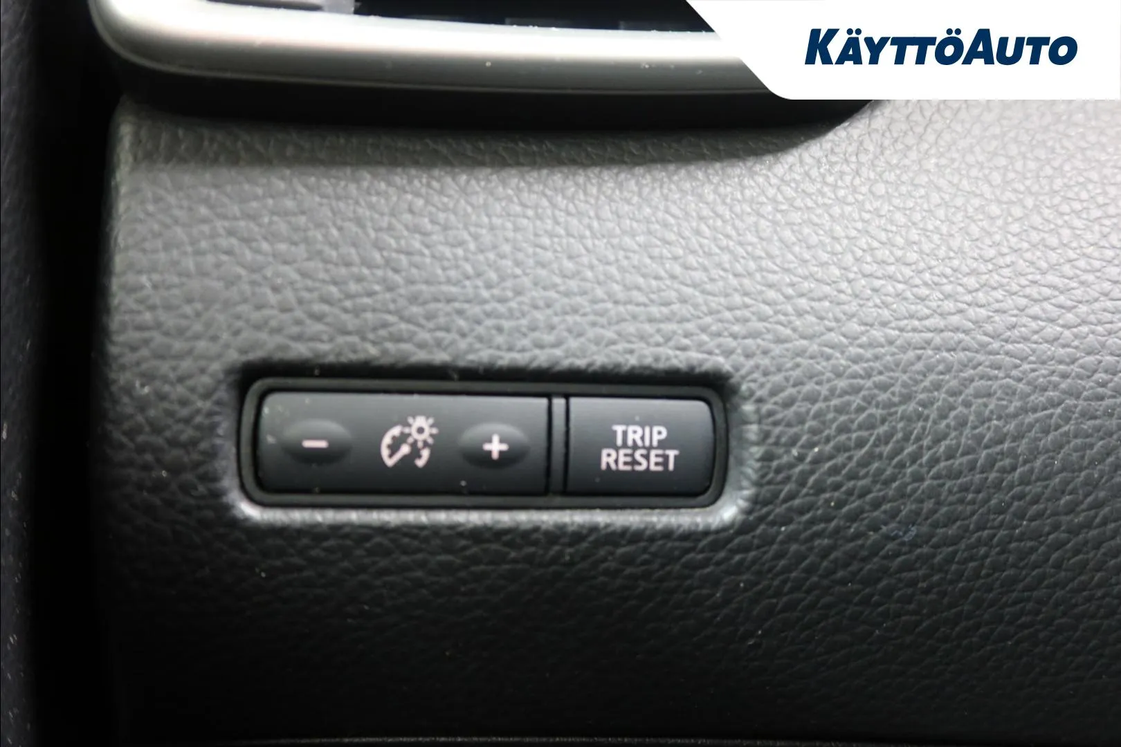 Nissan Qashqai KMU-750 carousel image